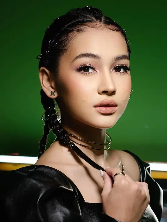 Riasannya bergaya natural glam yang tetap sesuai usianya [IG @itsfrankywu]