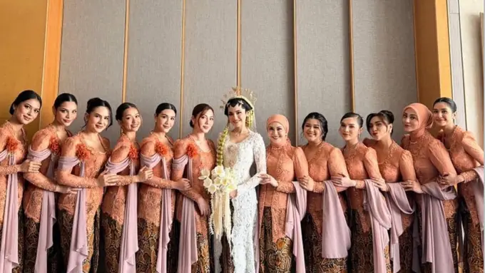 Para Bridesmaid Syifa Hadju saat Akad Nikah