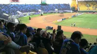 Bandung Hujan Deras, Bobotoh Persib Tetap Padati Si Jalak Harupat
