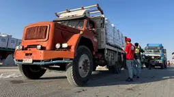 Krisis kemanusiaan di Jalur Gaza semakin meningkat menyusul adanya laporan lebih dari 6.000 truk bantuan kemanusiaan masih tertahan di luar wilayah tersebut. (Foto: AFP)
