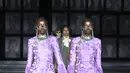 <p>Alessandro Michele dari Gucci meminta 68 pasang kembar indentik untuk show Spring/Summer 2023 di Milan Fashion Week bertajuk Gucci Twinsburg (Foto: Instagram @gucci)</p>