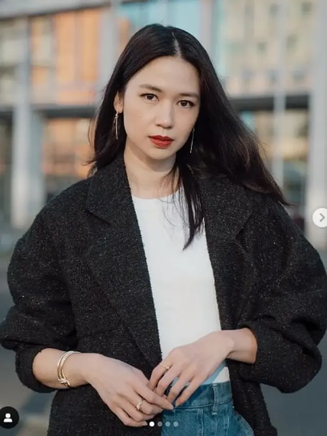 7 Potret Laura Basuki di Berlin, Raih Penghargaan di Berlinale Film Festival 2022