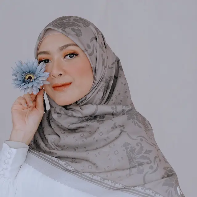 Lama Tak Muncul di Layar Kaca, Ini 7 Potret Terbaru Richa Novisha