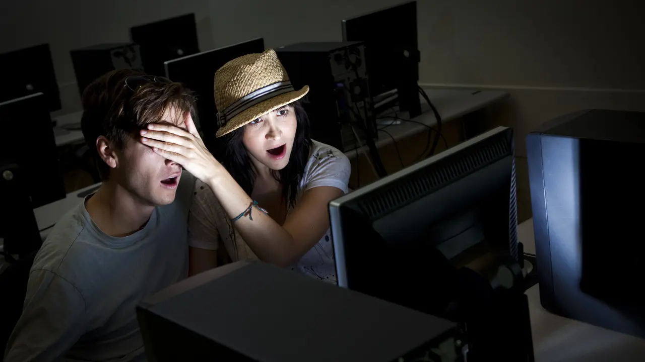 Ini Bedanya Film Porno Favorit Pria dan Wanita