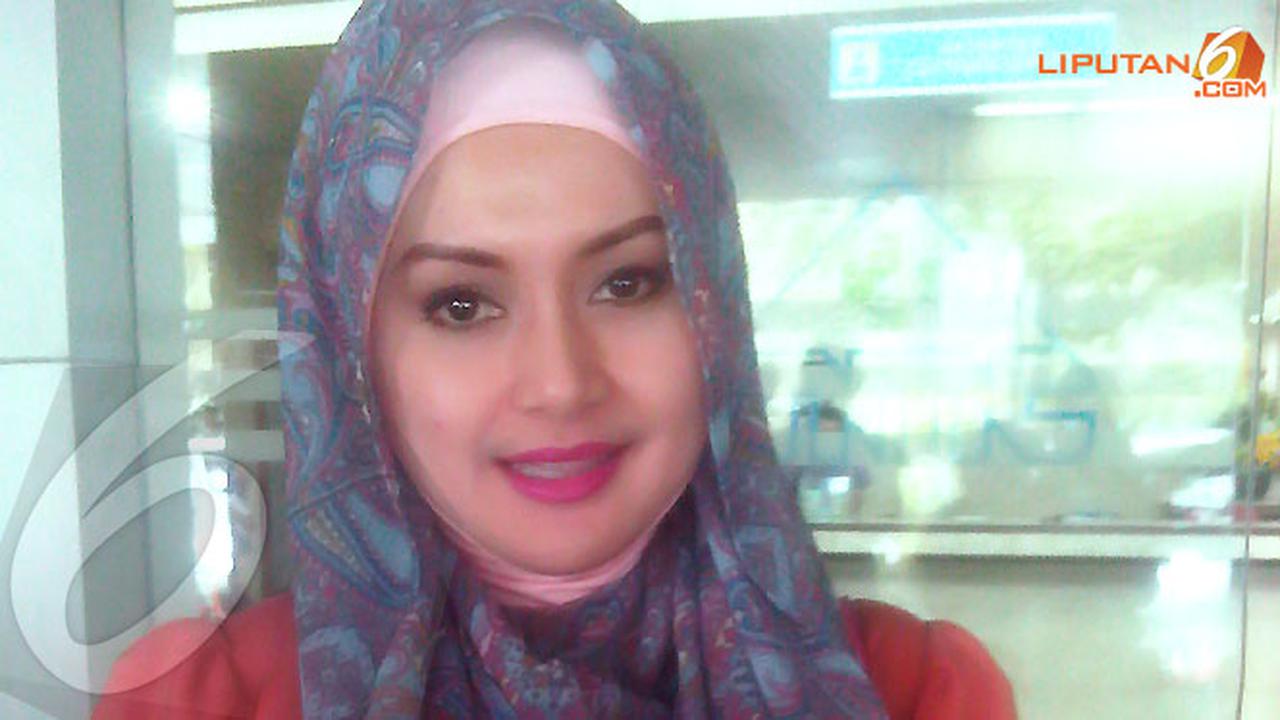 edies-adelia-jilbab-130521b.jpg
