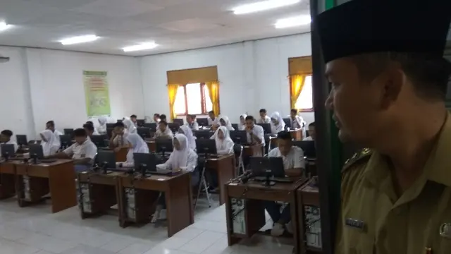 Ribuan Siswa SMK di Brebes Ikuti UNI