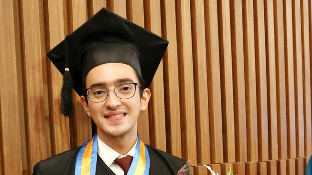 Lulus Kuliah Omar Daniel Gagal Capai Target Showbiz Liputan6 Com