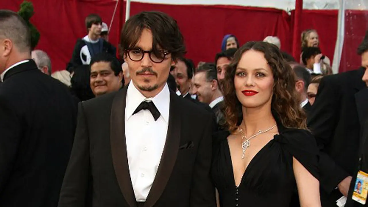 [Bintang] Vanessa Paradis-Johnny Depp