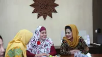 Puti Guntur menyampaikan salah satu program andalannya yakni pemberdayaan perempuan dan perlindungan kepada Pimpinan Wilayah Aisyiyah Jatim.