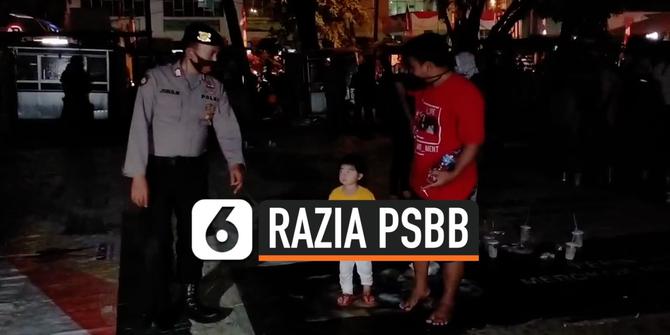 VIDEO: Bekasi Zona Merah, Petugas Bubarkan Warga di Alun-alun