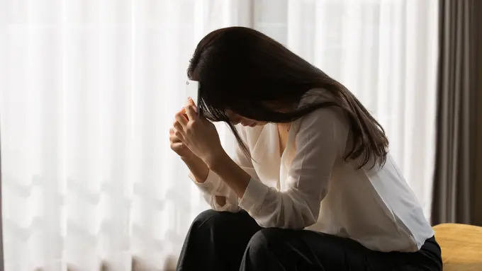 perempuan dan rasa sedih