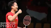 Selebrasi atlet bulutangkis tunggal putra Indonesia, Anthony Ginting usai mengalahkan wakil Malaysia di ajang Piala Thomas 2020 yang berlangsung di Denmark, Jumat (15/10/2021). (Badminton Photo/Yves Lacroix)