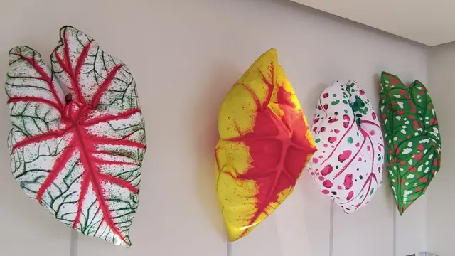 Karya seni di tenda Bibit.Id