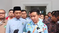 Calon wakil presiden (cawapres) nomor urut 2 Gibran Rakabuming Raka mengunjungi kantor Tim Kampanye Nasional (TKN) Fanta Headquarters (HQ) di Menteng, Jakarta Pusat. (Merdeka.com/M Genantan Saputra)