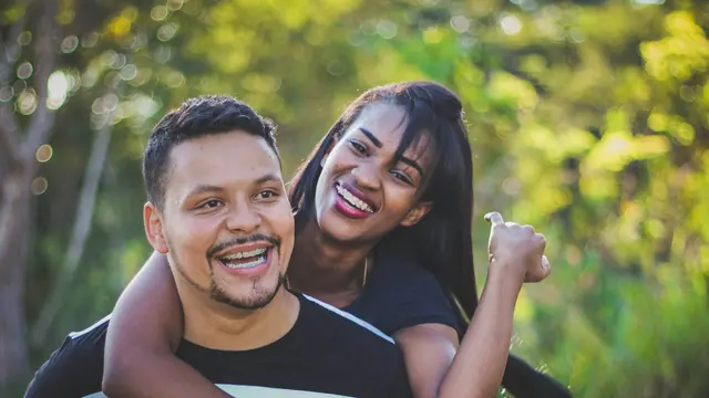 ilustrasi gendong belakang, pasangan