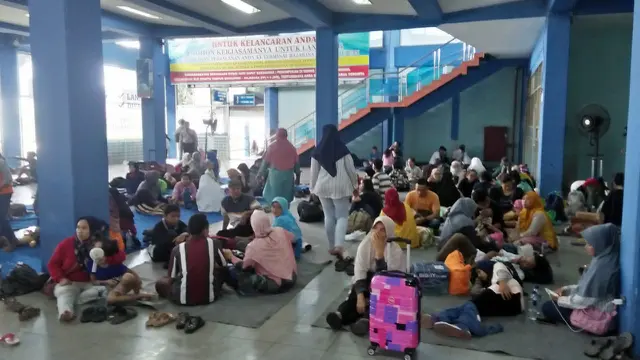 Basarnas Masih Evakuasi Penumpang Kapal Kandas di Bakauheni
