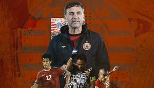 Persija Jakarta - Thomas Doll dikelilingi Hanif Sjahbandi, Andritany, Riko Simanjuntak (Bola.com/Adreanus Titus)