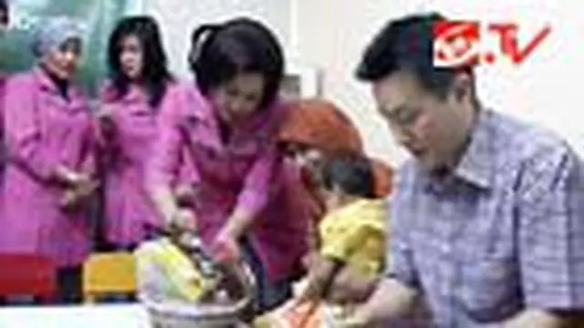Pundi Amal Bantu Pasien Tuna Rungu