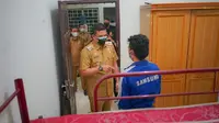 Wali Kota Medan, Bobby Nasution, menyempatkan mengunjungi warga asal Bieruen yang telah diberikan tempat tinggal layak di rumah singgah Dinas Sosial Medan di Komplek Griya Pinang Mas, Kecamatan Medan Sunggal