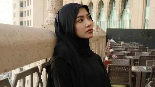 Potret Mahalini, Aaliyah, Yura Yunita dan Sheila Dara di Makkah, Adem Berhijab