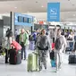 Suasana Bandara Paris Charles de Gaulle, Paris, Prancis, Jumat (24/6/2016). (Bola.com/Vitalis Yogi Trisna).