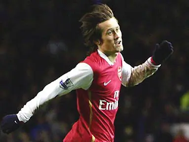 Reaksi dari gelandang Arsenal, Tomas Rosicky sehabis mencetak gol menghadapi Everton di Liga Premier di Goodison Park, Liverpool, 29 Desember 2007. AFP PHOTO/PAUL ELLIS