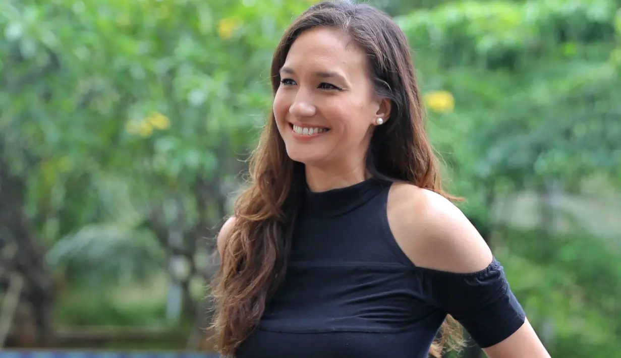 Nadine Chandrawinata dan Dimas Anggara