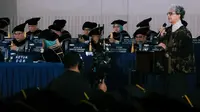 Makna Toga Baru IPB Rancangan Didiet Maulana, Pakai Tenun yang Menggambarkan Keindahan Alam Indonesia