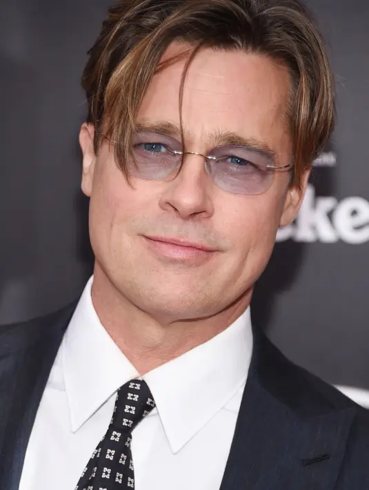 Seorang sumber mengatakan, “Dia (James) terlihat lebih aktif mengurus anak-anaknya, dan mereka (anak-anak Pitt dan Jolie) memanggil Haven dengan sebutan paman”. (AFP/Bintang.com)