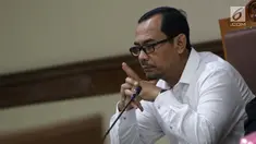 Terdakwa kasus dugaan suap seleksi pengisian jabatan pimpinan tinggi di Kemenag, Haris Hasanuddin saat menjalani sidang lanjutan di Pengadilan Tipikor, Jakarta, Rabu (19/6/2019). Sidang beragendakan mendengarkan keterangan saksi yang dihadirkan JPU KPK. (Liputan6.com/Helmi Fithriansyah)