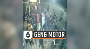 Sekelompok geng motor tiba-tiba menyerang salah satu warung kopi di Binjai Sumatera Utara. Pengunjung dipukul menggunakan kayu dan besi. Peristiwa ini terekam kamera cctv.