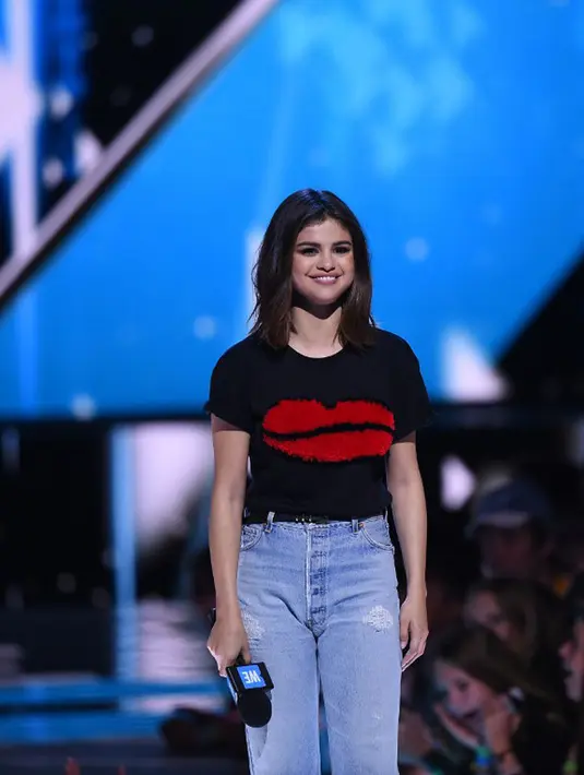 Selena dan The Weeknd yang selalu memamerkan kemesraannya ini tampak semakin serius dalam menjalani hubungan, meskipun belakangan ini ada hal serius yang dikhawatirkan oleh pasangan ini. (AFP/Bintang.com)