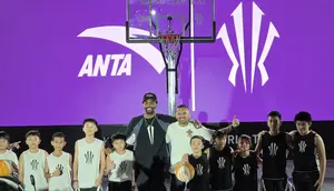 Datang ke Jakarta, Bintang NBA Kyrie Irving Lawan Ali Budimansyah