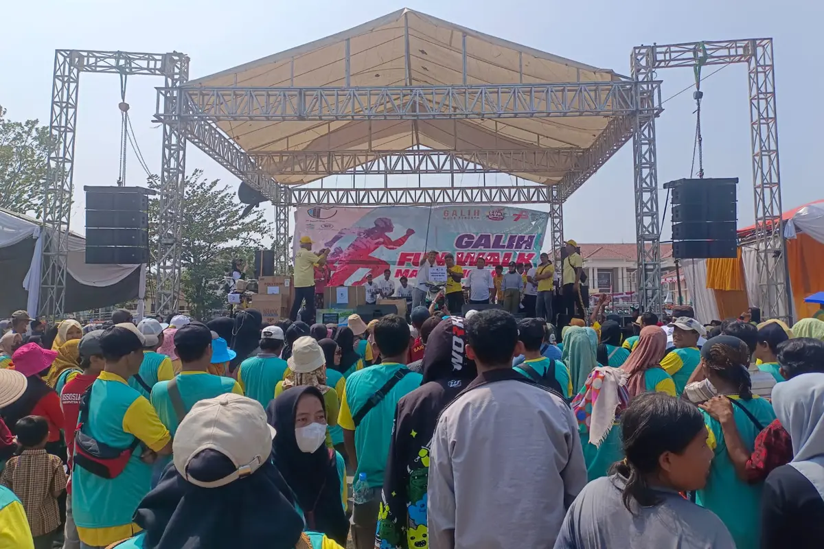 Dalam rangka memeriahkan Hari Ulang Tahun ke-78 Republik Indonesia (HUT ke-78 RI), sebanyak 5.000 warga di Kabupaten Majalengka, Jawa Barat mengikuti kegiatan Galih Fun Walk 2023.