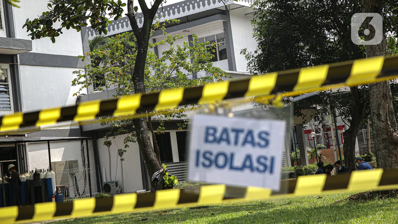 Hari Pertama Pengoperasian RS Darurat COVID-19 Asrama Haji Pondok Gede