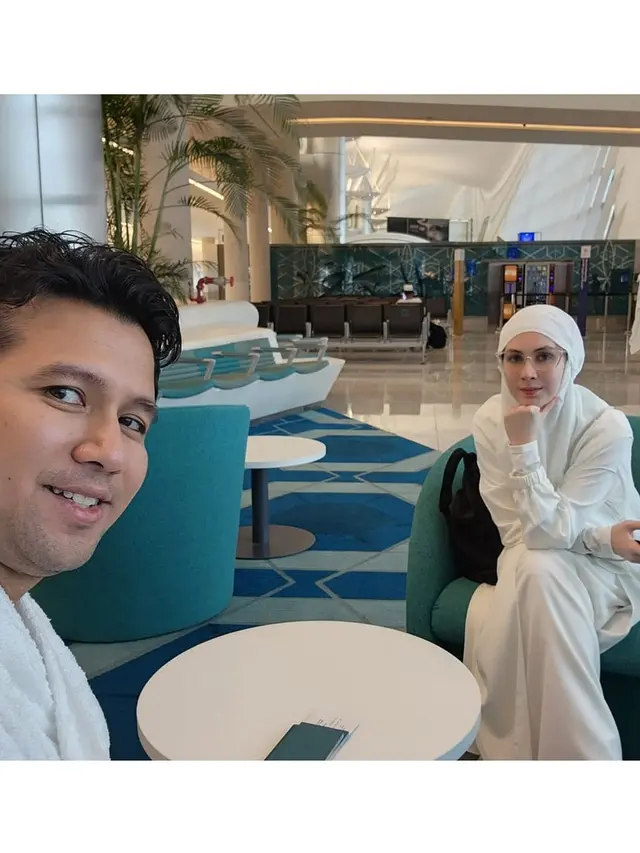 Pesona Cantik Alami Arumi Bachsin dengan Bare Face Jelang Umroh Bersama Suami