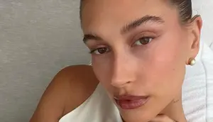 Tren Glazed Lips, Ini Tips Bikin Bibir Berkilau Sekaligus Terawat