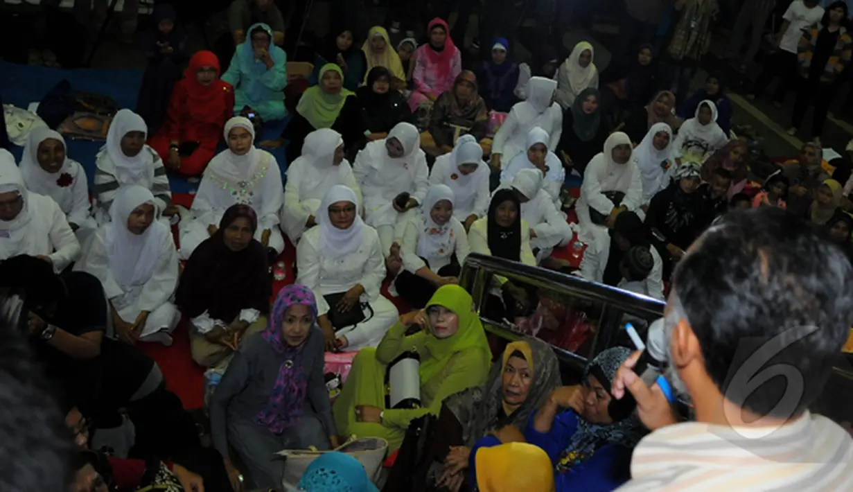 Dalam sambutannya, Bambang mengucapkan terimakasih kepada kaum ibu yang telah menggelar pengajian di KPK, Jakarta, Selasa (17/2/2015).(Liputan6.com/Faisal R Syam)