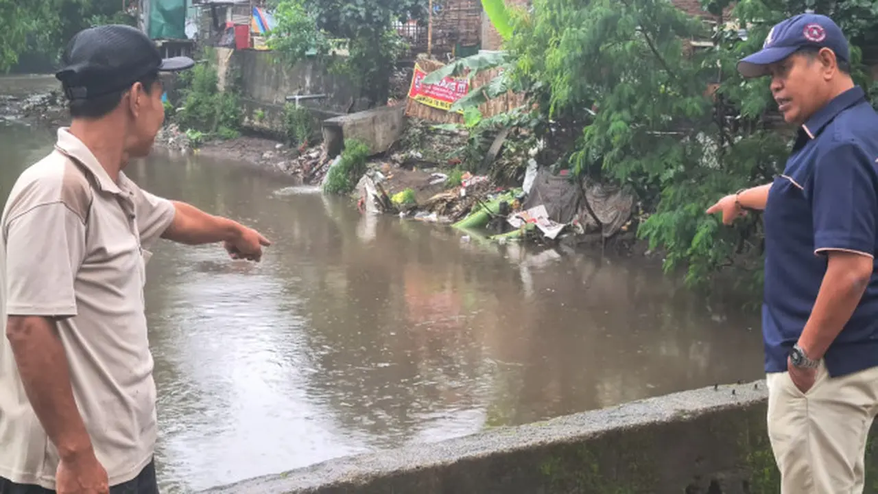 Jenasah Pria Tanpa Identitas Mengapung di Aliran Sungai Brantas Kota Malang