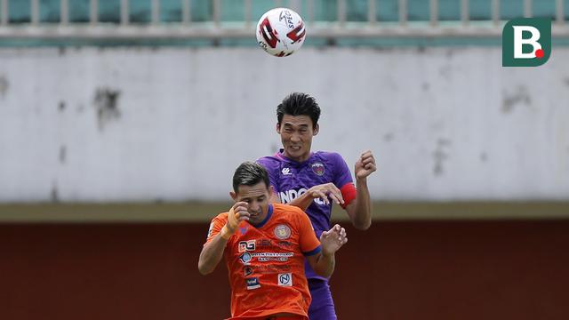 FOTO: Aksi Keren Duel di Udara dalam Babak Penyisihan Piala Menpora 2021
