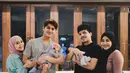 Rizky Billar dan Lesti Kejora, sudah mengenalkan Baby L dengan Ameena, putri Atta Halilintar dan Aurel Hermansyah sejak bayi. (Foto: Instagram/@rizkybillar)