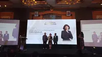 Komisaris Mandiri Utama Finance (MUF), Erida Gunawan menerima apresiasi Perempuan Berpengaruh 2023 dari Dream.co.id dan Diadona.id.