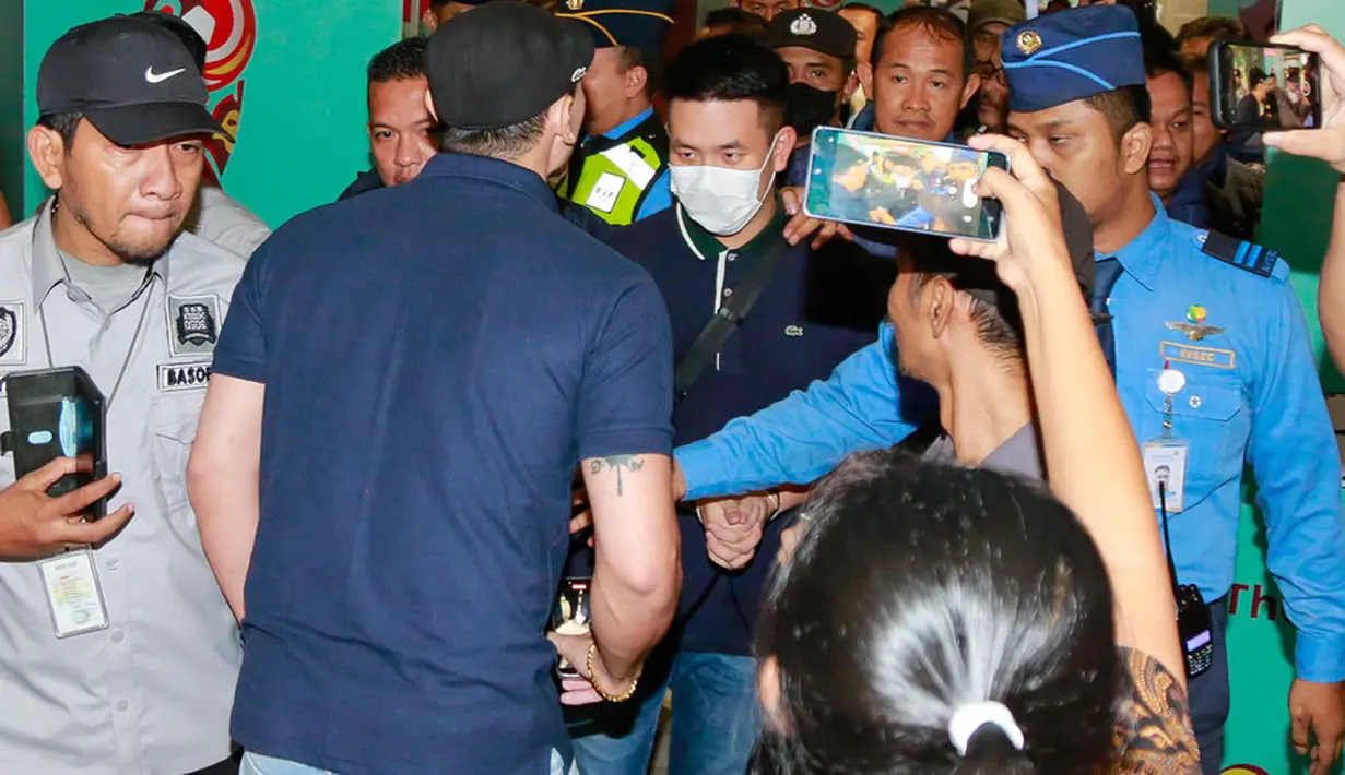 Kabagjatinter Set NCB Divisi Humas Polri Kombes Audie S Latuheru mengaku, bahwa tersangka CSB keluar dari Bali ke tiga negara, yaitu Singapura, Malaysia, dan Thailand. [KapanLagi.com/Muhammad Akrom Sukarya]