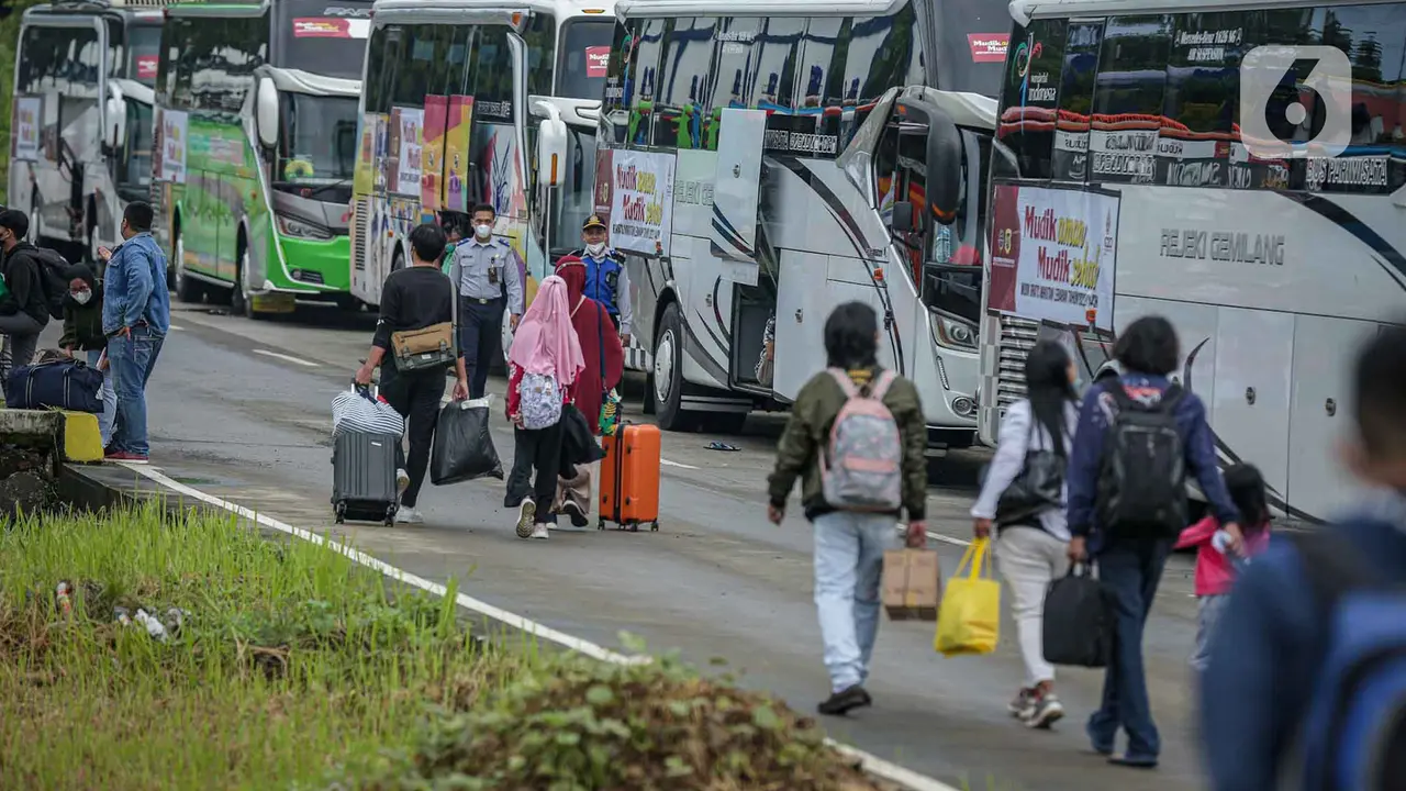 Peserta Mudik Gratis Kemenhub Penuhi Terminal Jatijajar Depok