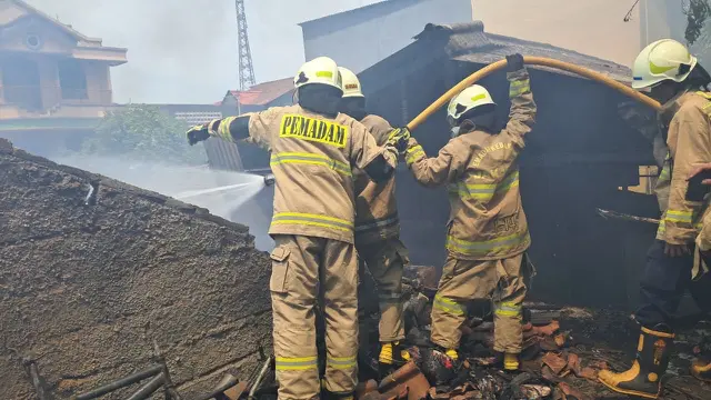 Kebakaran rumah tinggal di Koja, Jakut.