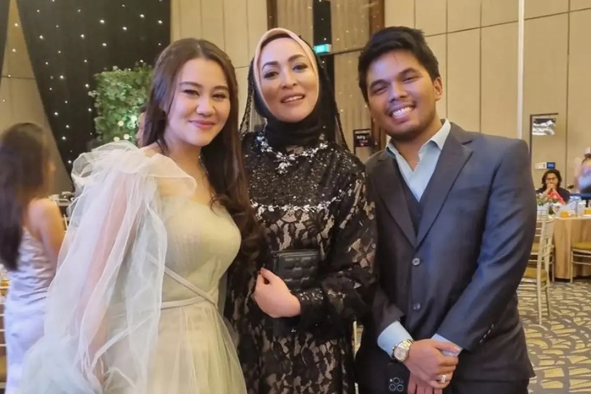 Artis Buktikan Jadi Ibu Tiri Tak Harus Jahat