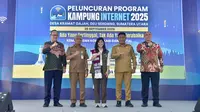 Wakil Gubernur (Wagub) Sumatera Utara (Sumut), Surya mendampingi Menteri Komunikasi dan Digital (Komdigi) Republik Indonesia, Meutya Hafid meluncurkan Program Kampung Internet 2025 di Desa Kramat Gajah, Kecamatan Galang, Kabupaten Deliserdang, Senin (29/9/2025). (Foto Dinas Kominfo Sumut)