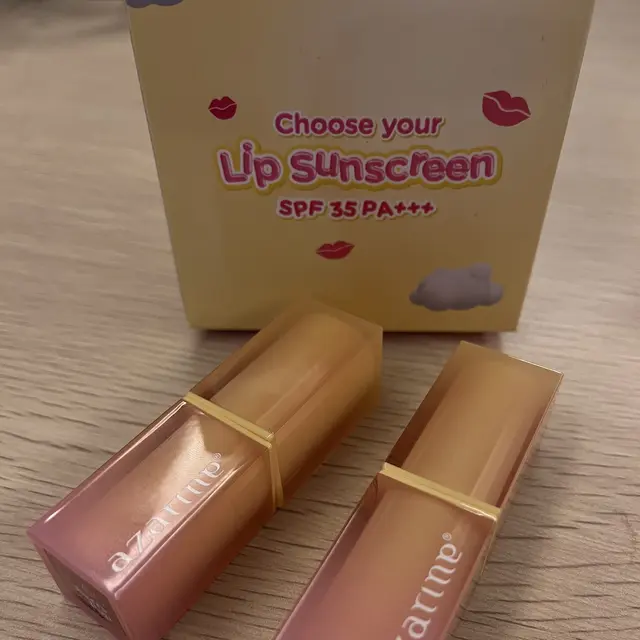 Review Sunscreen untuk Bibir Cantik, Azarine Glowkiss Sunscreen Lip Balm SPF 35 PA+++