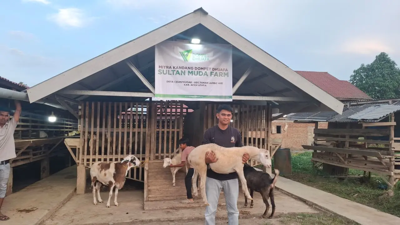 Peternak kambing di Aceh Utara bernama Agus. (Liputan6.com/Yacob Billiocta)