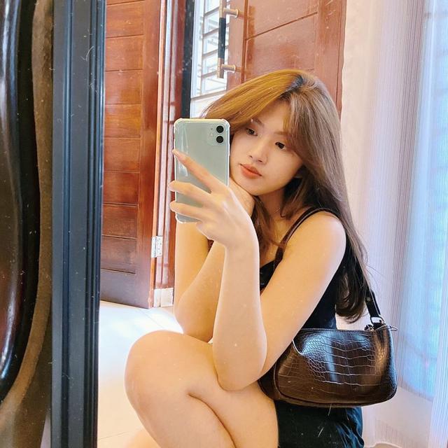 Potret Pesona Melly Krista